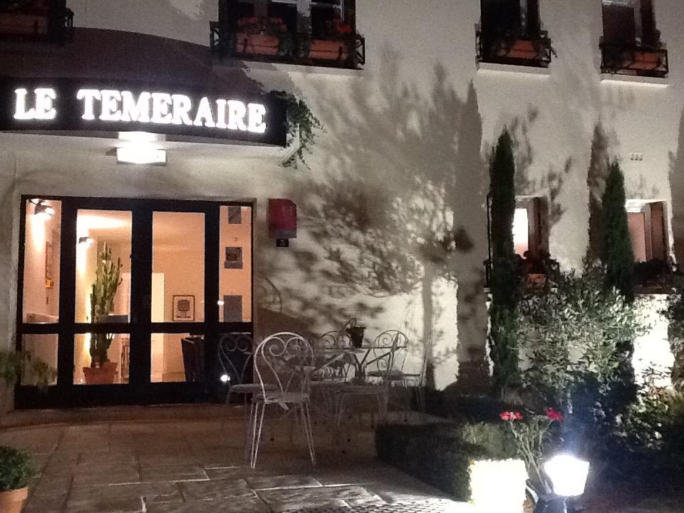 Hotel Le Temeraire Шароль Екстер'єр фото